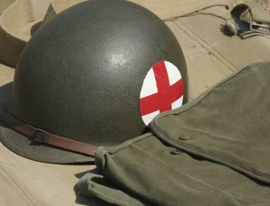 Δείτε πώς δοκιμάζει αυτός ο Ρώσος ένα αλεξίσφαιρο κράνος! (βιντεο)